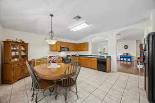 116 Quail Hollow Dr, Hutto, TX 78634 - Photo 13