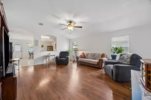 116 Quail Hollow Dr, Hutto, TX 78634 - Photo 3