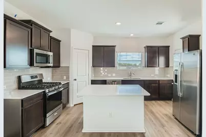 310 Milliner Loop, Hutto, TX 78634 - Photo 3