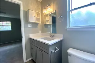 2007 Kirksey Dr, Austin, TX 78741 - Photo 15