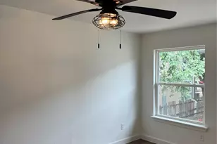 2124 Burton Dr, Austin, TX 78741 - Photo 11