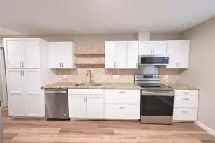 2106 S Colorado St, Lockhart, TX 78644 - Photo 9