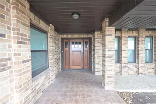 2106 S Colorado St, Lockhart, TX 78644 - Photo 3