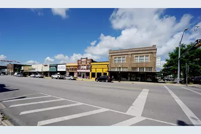 321 N Main Street, Taylor, TX 76574 - Photo 3