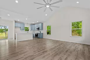 408 Griffin St, Luling, TX 78648 - Photo 7