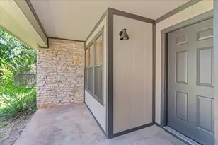 2305 Donna Dr, Taylor, TX 76574 - Photo 3
