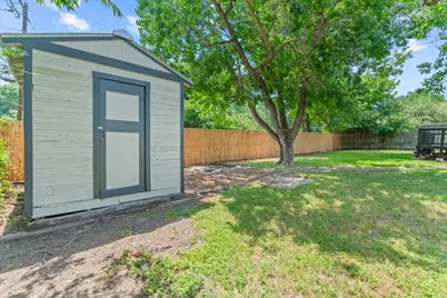 2305 Donna Drive, Taylor, TX 76574 - Photo 31