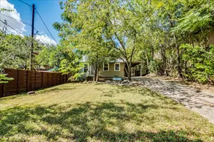 613 Peacock Ln, Austin, TX 78704 - Photo 3
