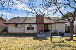 1712 Pine Knoll Dr, Austin, TX 78758 - Photo 9