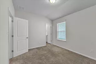 405 Grasslands Trl, Hutto, TX 78634 - Photo 15