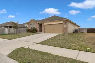 405 Grasslands Trl, Hutto, TX 78634 - Photo 3