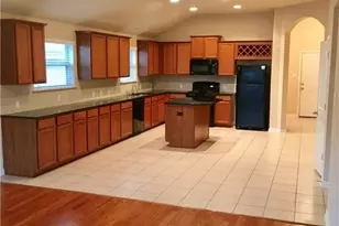 112 Beargrass Dr, Kyle, TX 78640 - Photo 5