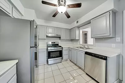 1130 Bois D'Arc St, Lockhart, TX 78644 - Photo 7