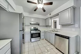1130 Bois D'Arc St, Lockhart, TX 78644 - Photo 7