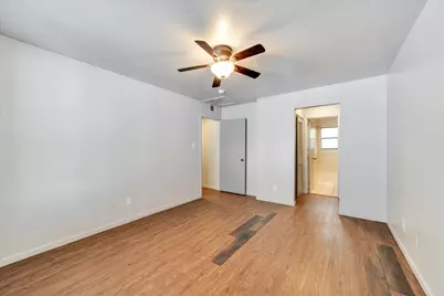 1130 Bois D'Arc St, Lockhart, TX 78644 - Photo 9