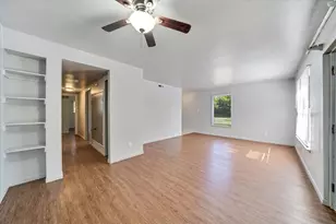 1130 Bois D'Arc St, Lockhart, TX 78644 - Photo 3