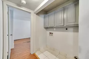 1130 Bois D'Arc St, Lockhart, TX 78644 - Photo 17