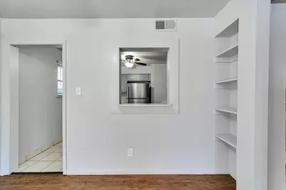 1130 Bois D'Arc St, Lockhart, TX 78644 - Photo 5