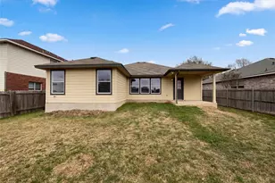 506 Gettysburg Loop, Elgin, TX 78621 - Photo 5