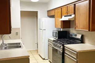 7000 Whispering Oaks Dr, Austin, TX 78745 - Photo 7