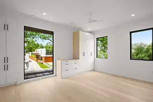 2215 S 3rd St, Austin, TX 78704 - Photo 31