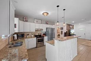 1131 E Fannin St, Luling, TX 78648 - Photo 5