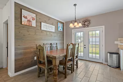 1131 E Fannin Street, Luling, TX 78648 - Photo 11