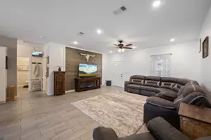 1131 E Fannin St, Luling, TX 78648 - Photo 9