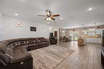 1131 E Fannin Street, Luling, TX 78648 - Photo 9