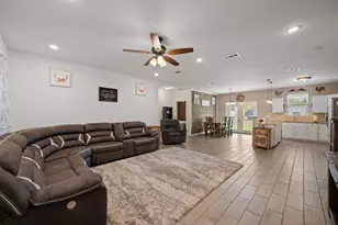 1131 E Fannin St, Luling, TX 78648 - Photo 9