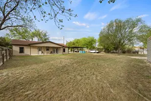 1131 E Fannin St, Luling, TX 78648 - Photo 25