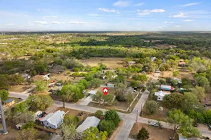1131 E Fannin St, Luling, TX 78648 - Photo 29