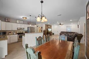 1131 E Fannin St, Luling, TX 78648 - Photo 13