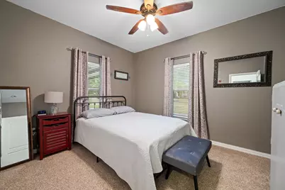 1131 E Fannin Street, Luling, TX 78648 - Photo 21