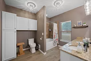 1131 E Fannin St, Luling, TX 78648 - Photo 15
