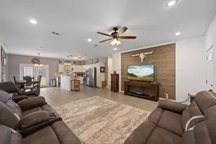 1131 E Fannin St, Luling, TX 78648 - Photo 11