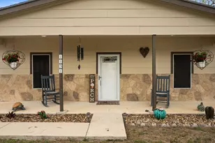 1131 E Fannin St, Luling, TX 78648 - Photo 3