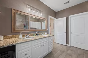 1131 E Fannin St, Luling, TX 78648 - Photo 17