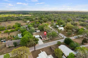 1131 E Fannin St, Luling, TX 78648 - Photo 27