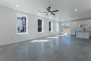 1010 E Marble St, Burnet, TX 78611 - Photo 3
