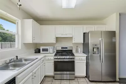 310 Raintree Drive, Georgetown, TX 78626 - Photo 5