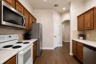 714 Newport Dr, Briarcliff, TX 78669 - Photo 11