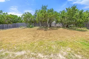714 Newport Dr, Briarcliff, TX 78669 - Photo 27