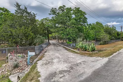 200 Woodlands Drive, Bastrop, TX 78602 - Photo 31