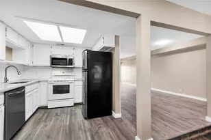 3607 Las Colinas Dr, Austin, TX 78731 - Photo 15