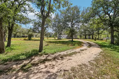 716 W County Road 109 Road, Leesville, TX 78122 - Photo 3