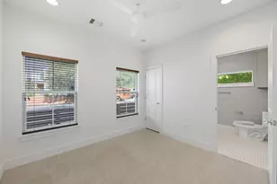 1010 Muse Ln, Austin, TX 78702 - Photo 19