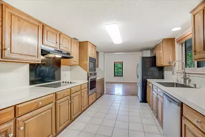 105 Fallbrook Court, Lakeway, TX 78734 - Photo 11