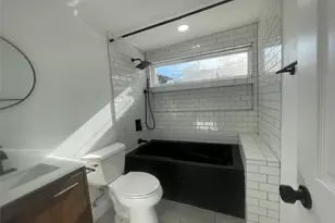 1403 Newfield Ln, Austin, TX 78703 - Photo 3