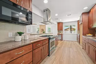 2704 Jorwoods Dr, Austin, TX 78745 - Photo 11